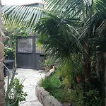 Casa El Drago-tafira Baja Проживание в семье